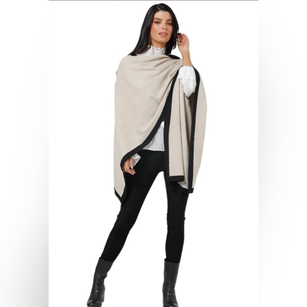 NWT Brave And True Colorado Two Tone Wrap